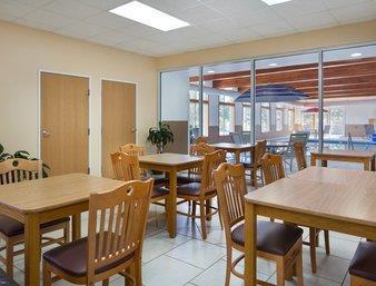 Days By Wyndham Imlay Hotel
